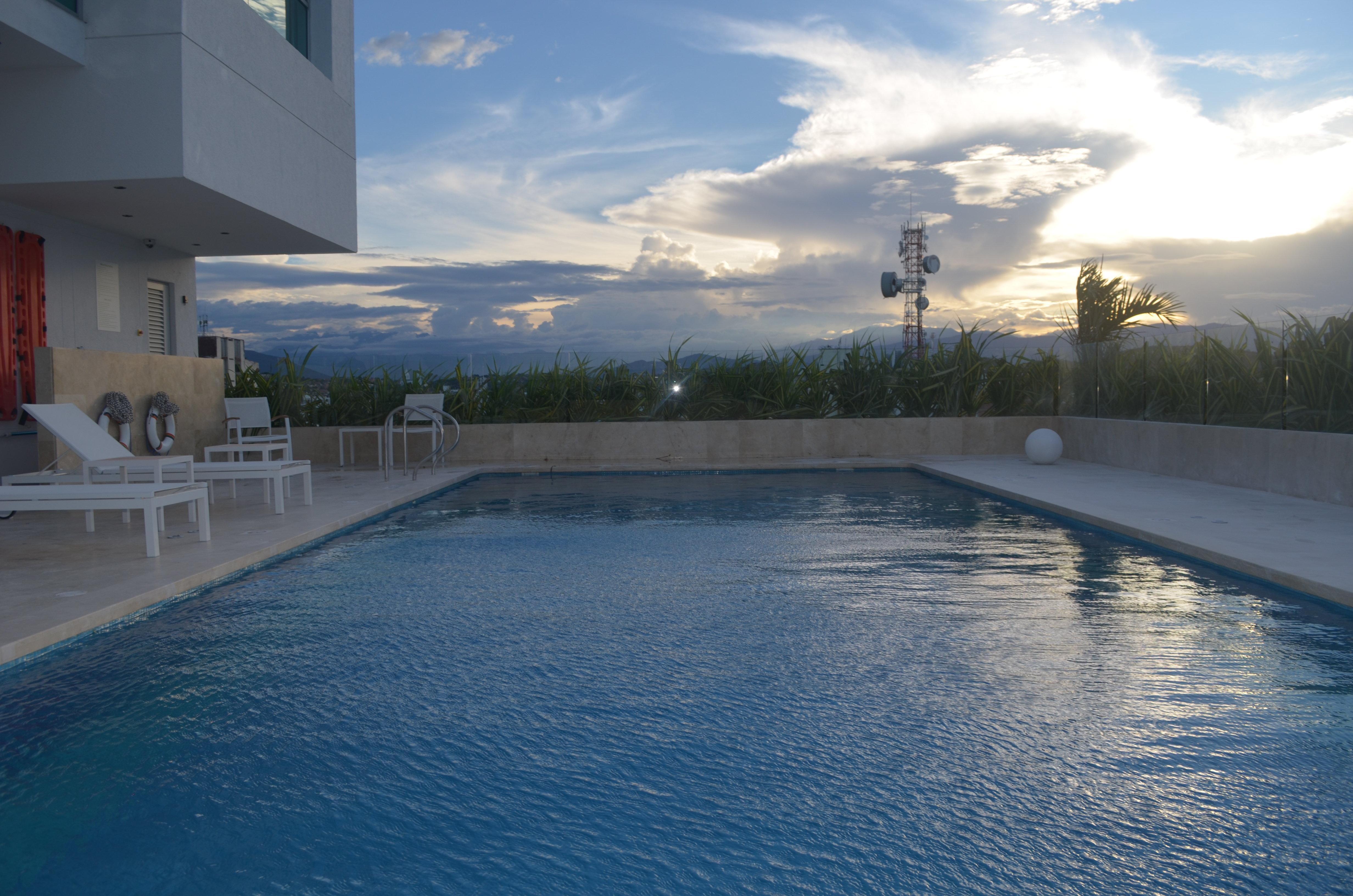 库库塔假日酒店 Cúcuta 外观 照片 Swimming pool at the hotel