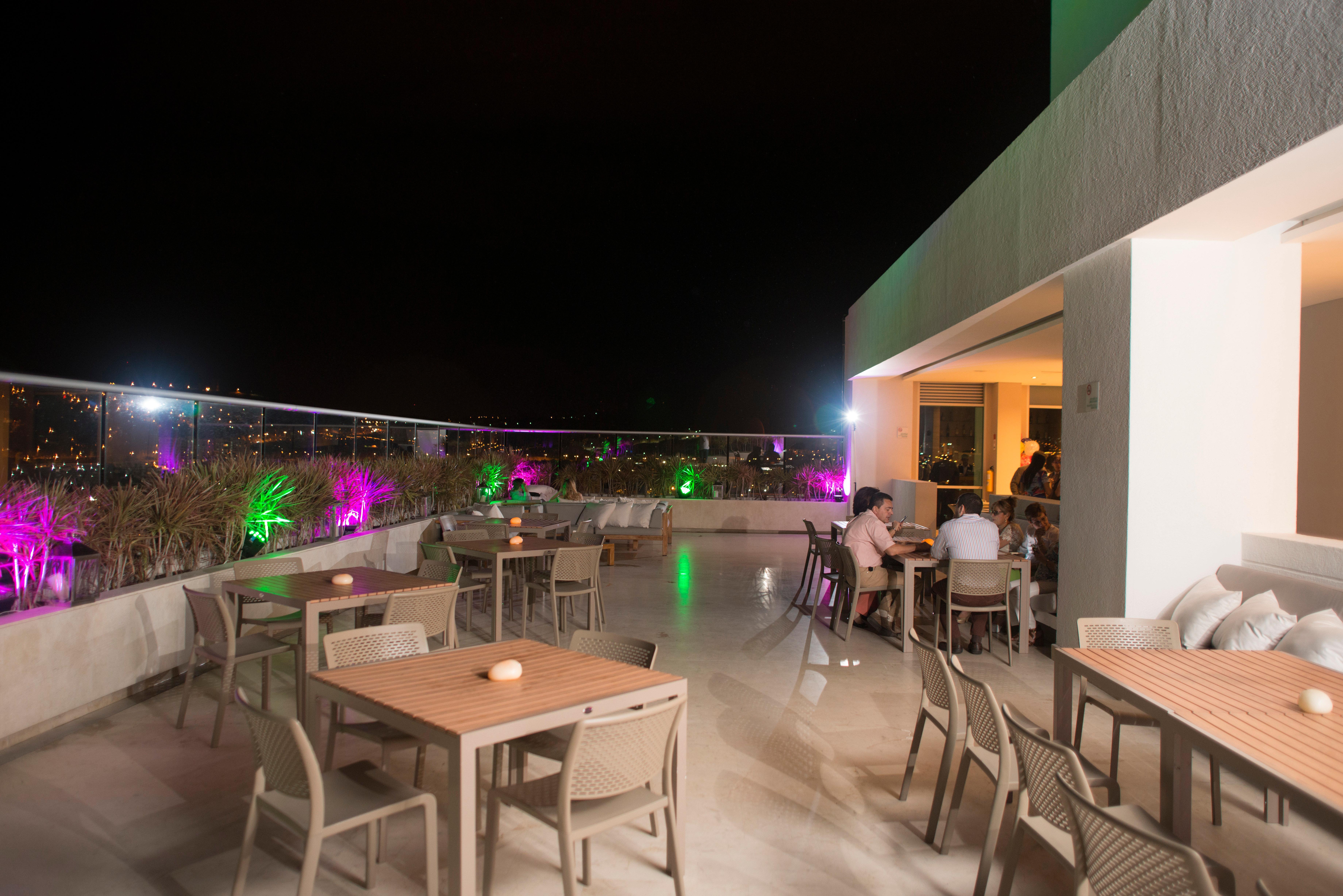 库库塔假日酒店 Cúcuta 外观 照片 Sky Bar