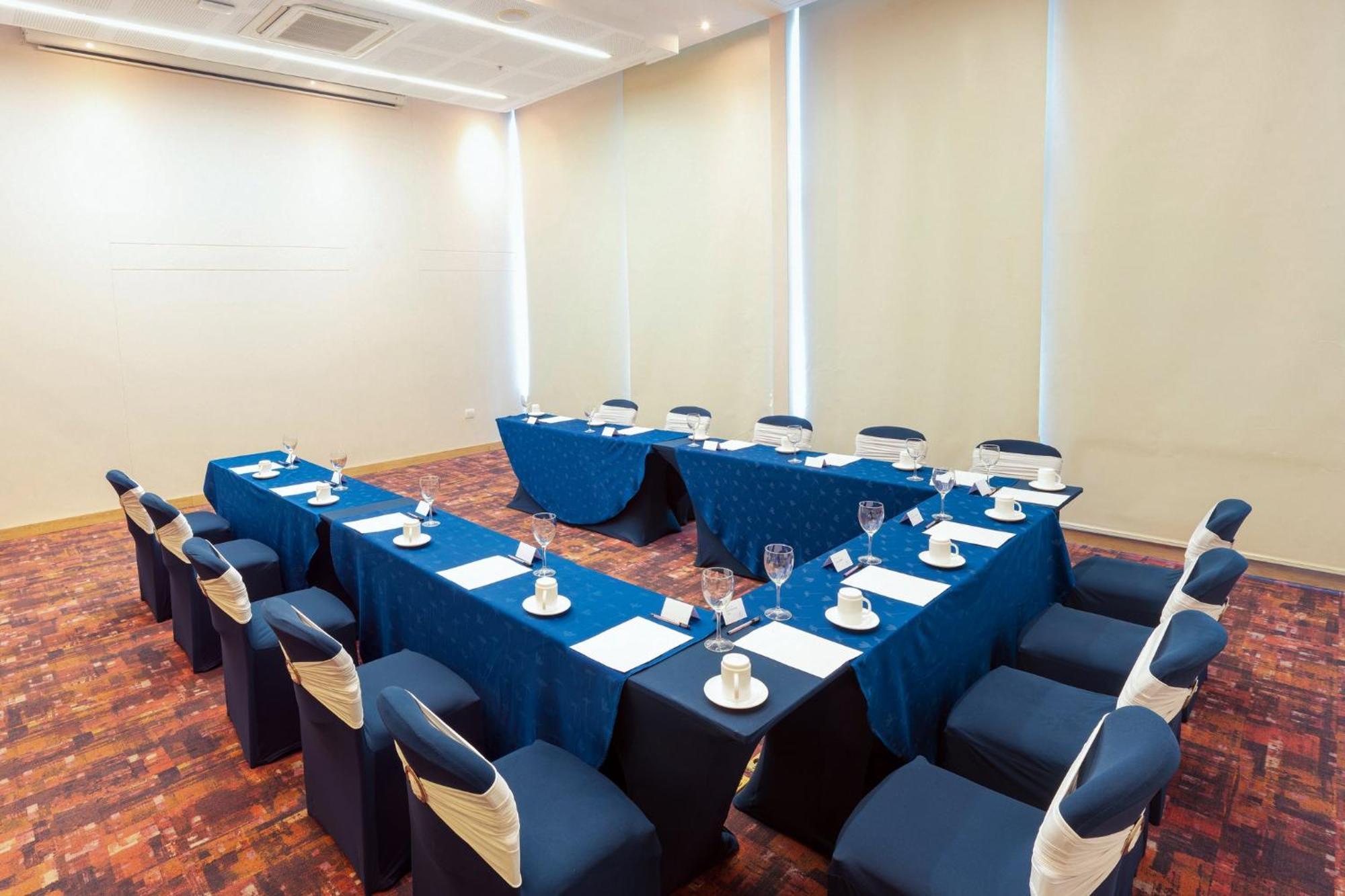 库库塔假日酒店 Cúcuta 外观 照片 Meeting room