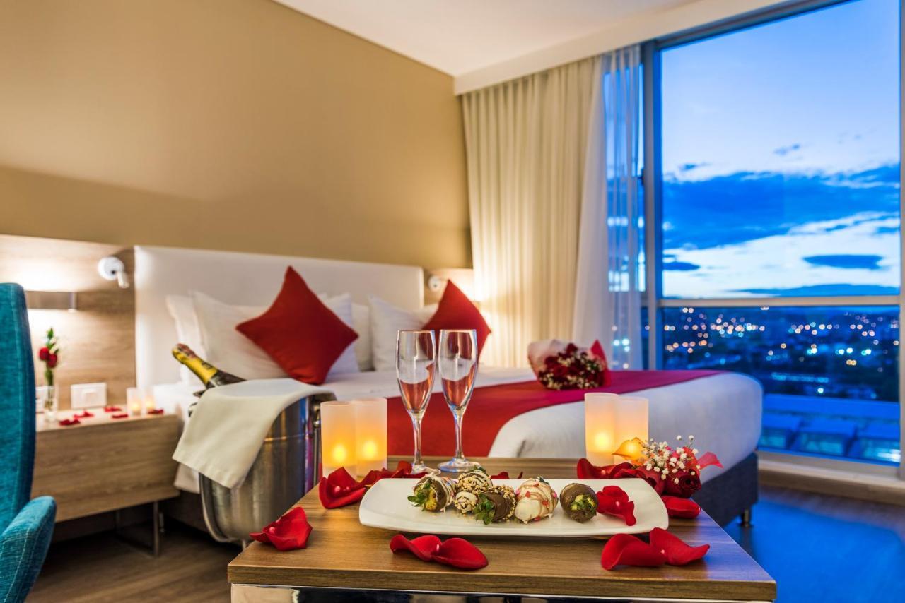 库库塔假日酒店 Cúcuta 外观 照片 A suite at the hotel